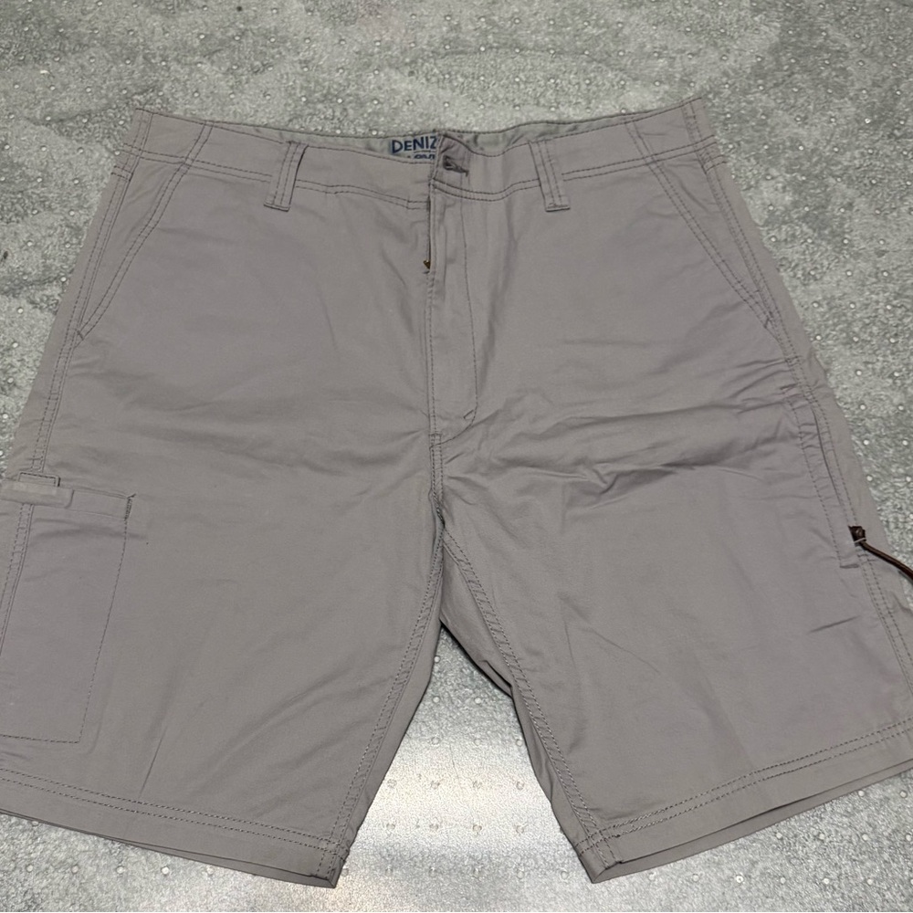 Levi's Men's Tan Cargo Shorts